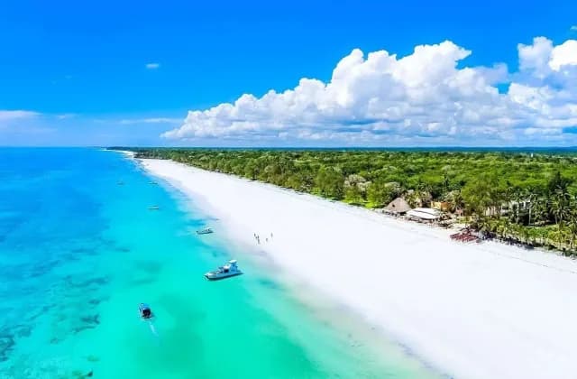 Diani Beach — photo 1